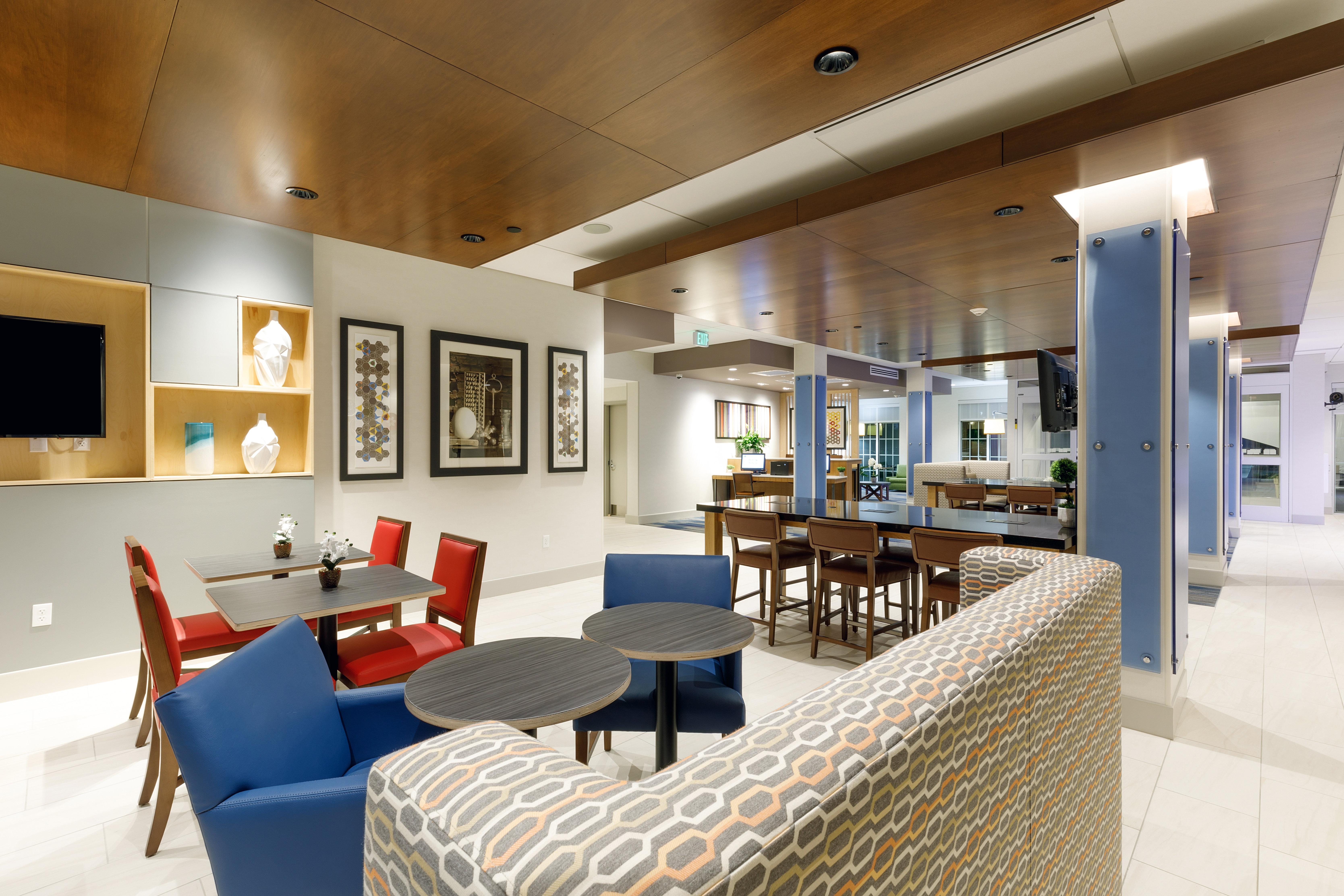 Holiday Inn Express & Suites - Sturbridge By Ihg Екстер'єр фото