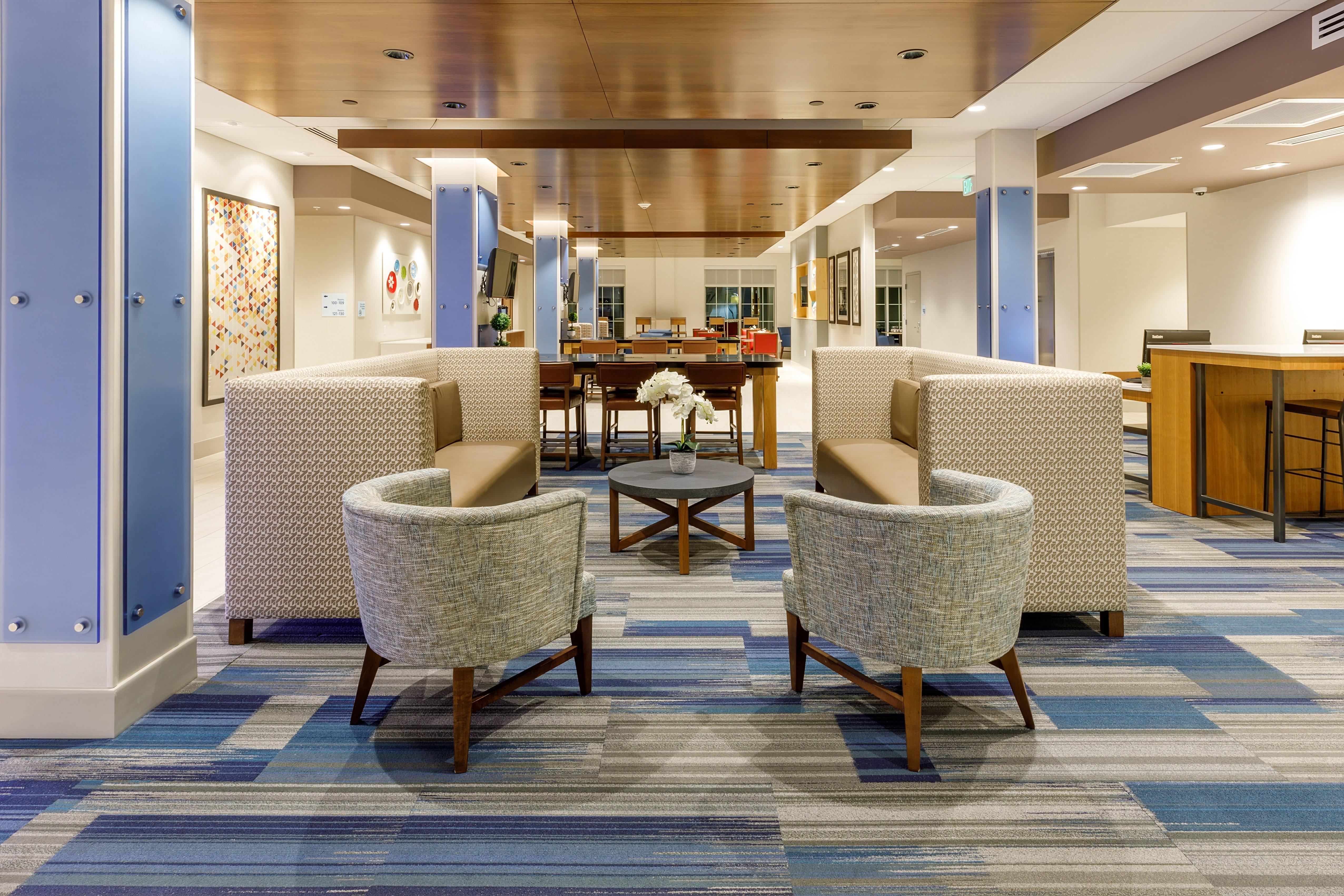 Holiday Inn Express & Suites - Sturbridge By Ihg Екстер'єр фото