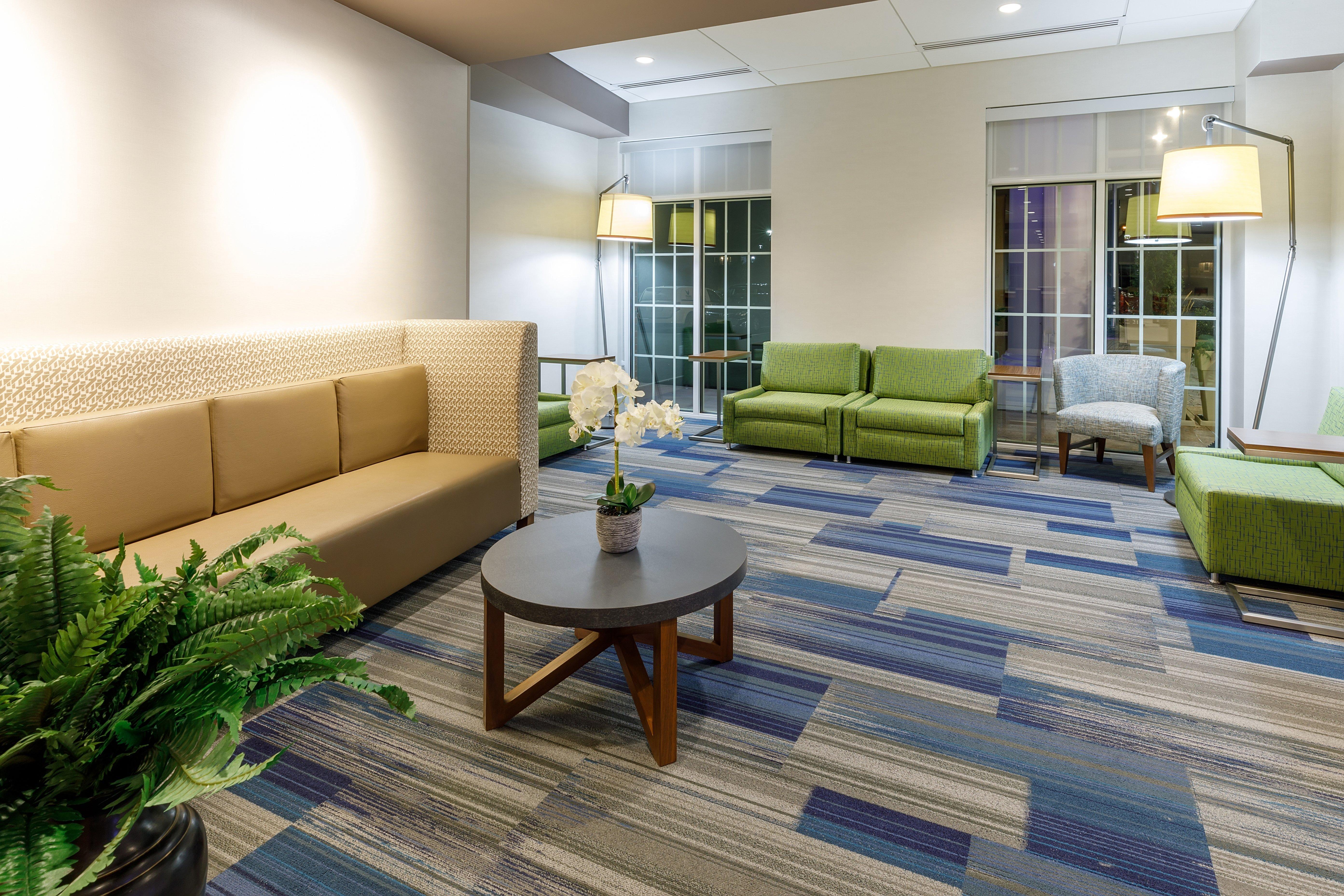 Holiday Inn Express & Suites - Sturbridge By Ihg Екстер'єр фото
