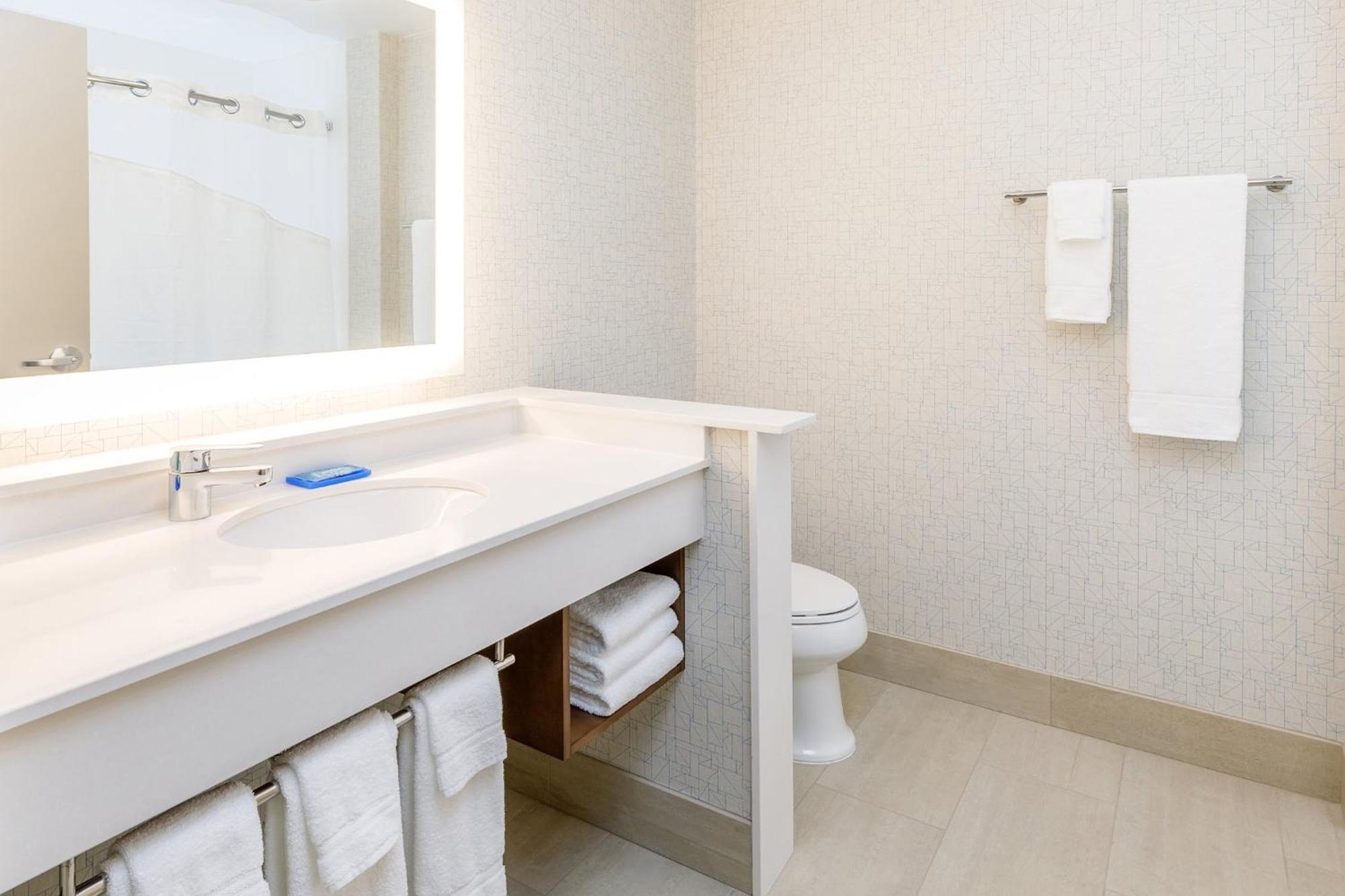 Holiday Inn Express & Suites - Sturbridge By Ihg Екстер'єр фото