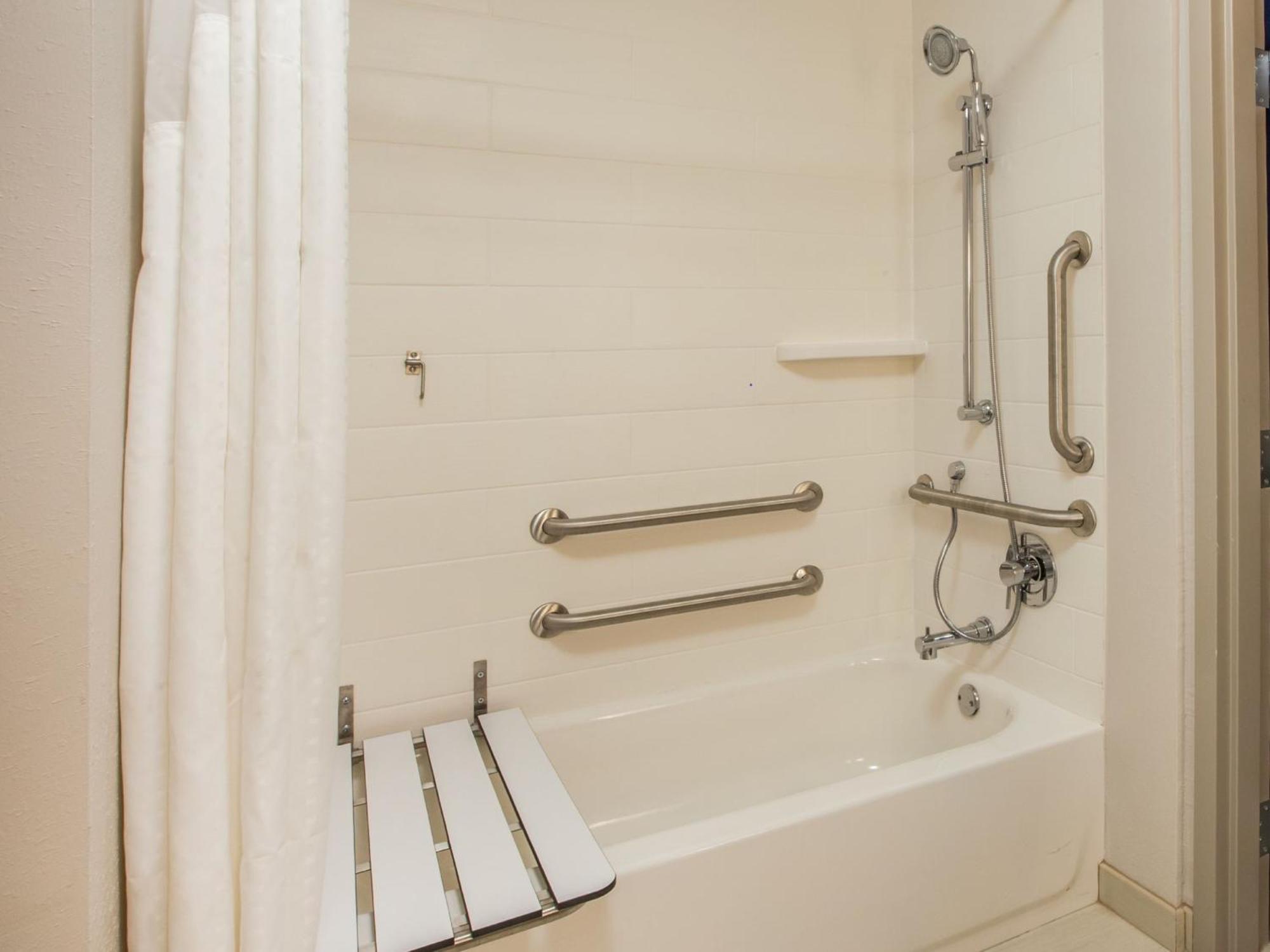 Holiday Inn Express & Suites - Sturbridge By Ihg Екстер'єр фото
