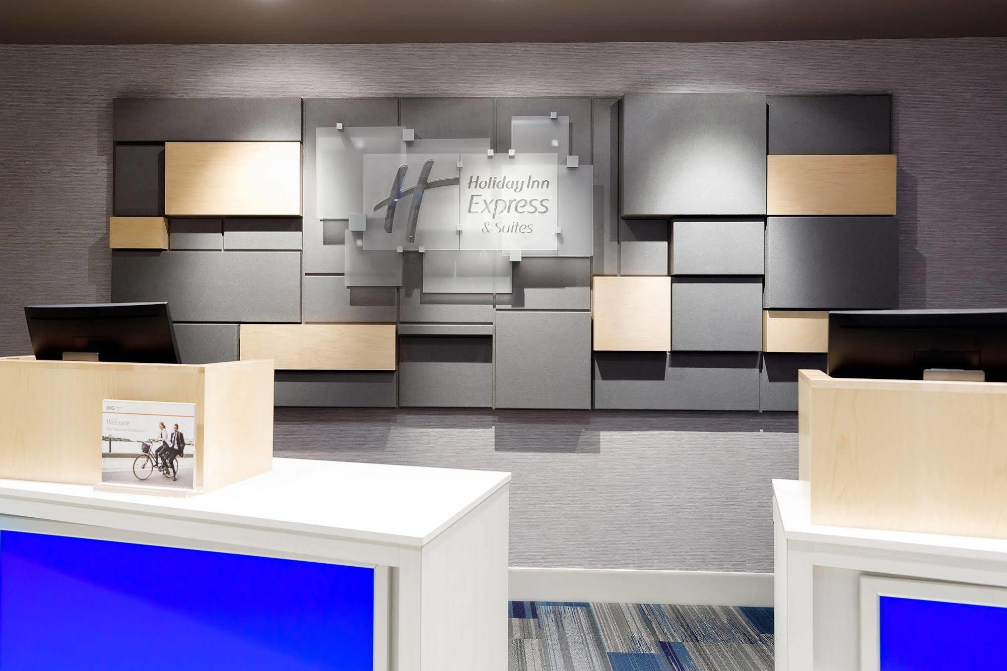 Holiday Inn Express & Suites - Sturbridge By Ihg Екстер'єр фото