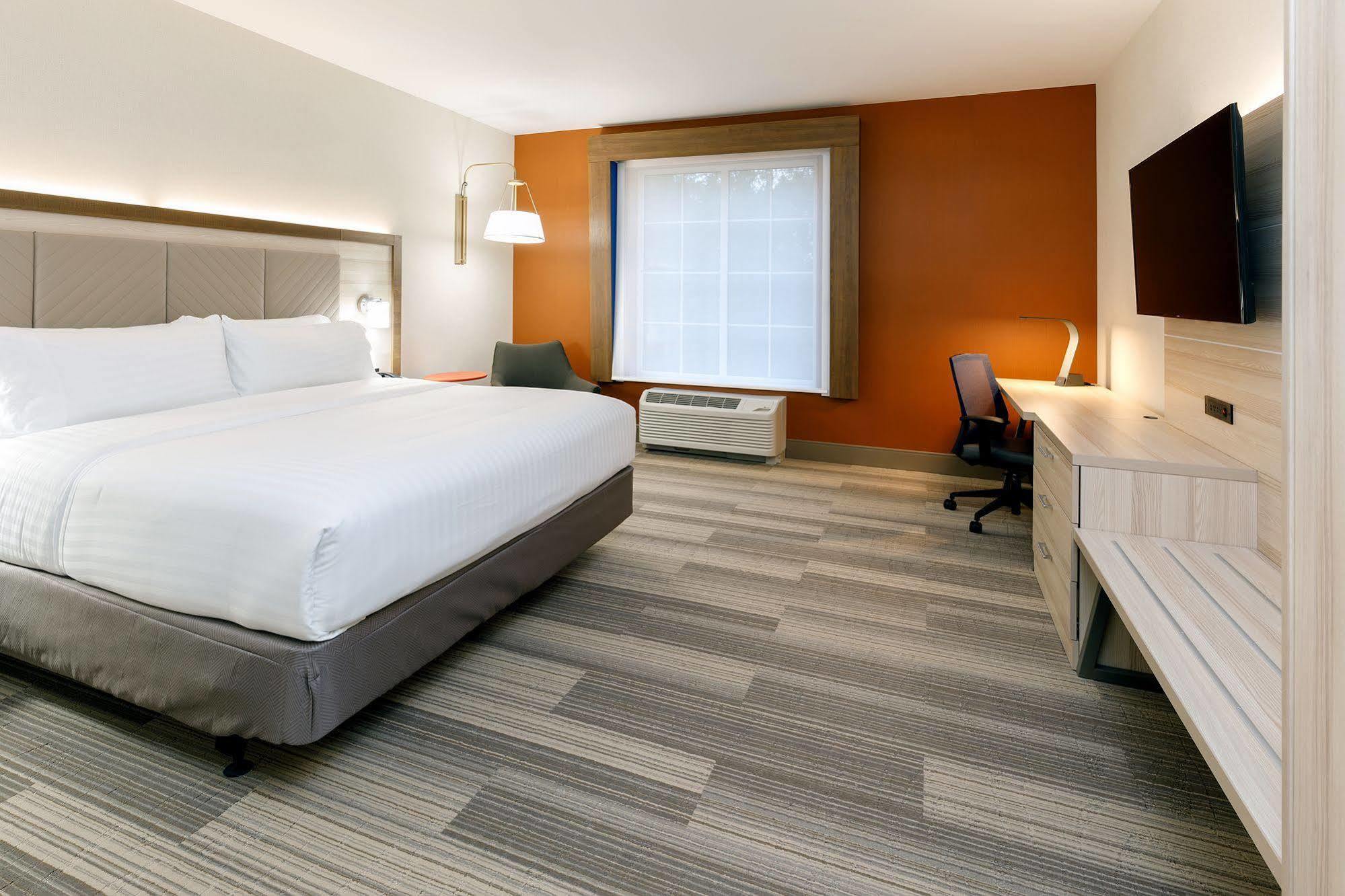 Holiday Inn Express & Suites - Sturbridge By Ihg Екстер'єр фото